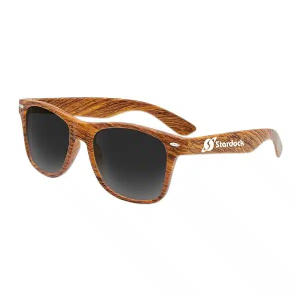 A picture of a pair of sunglasses